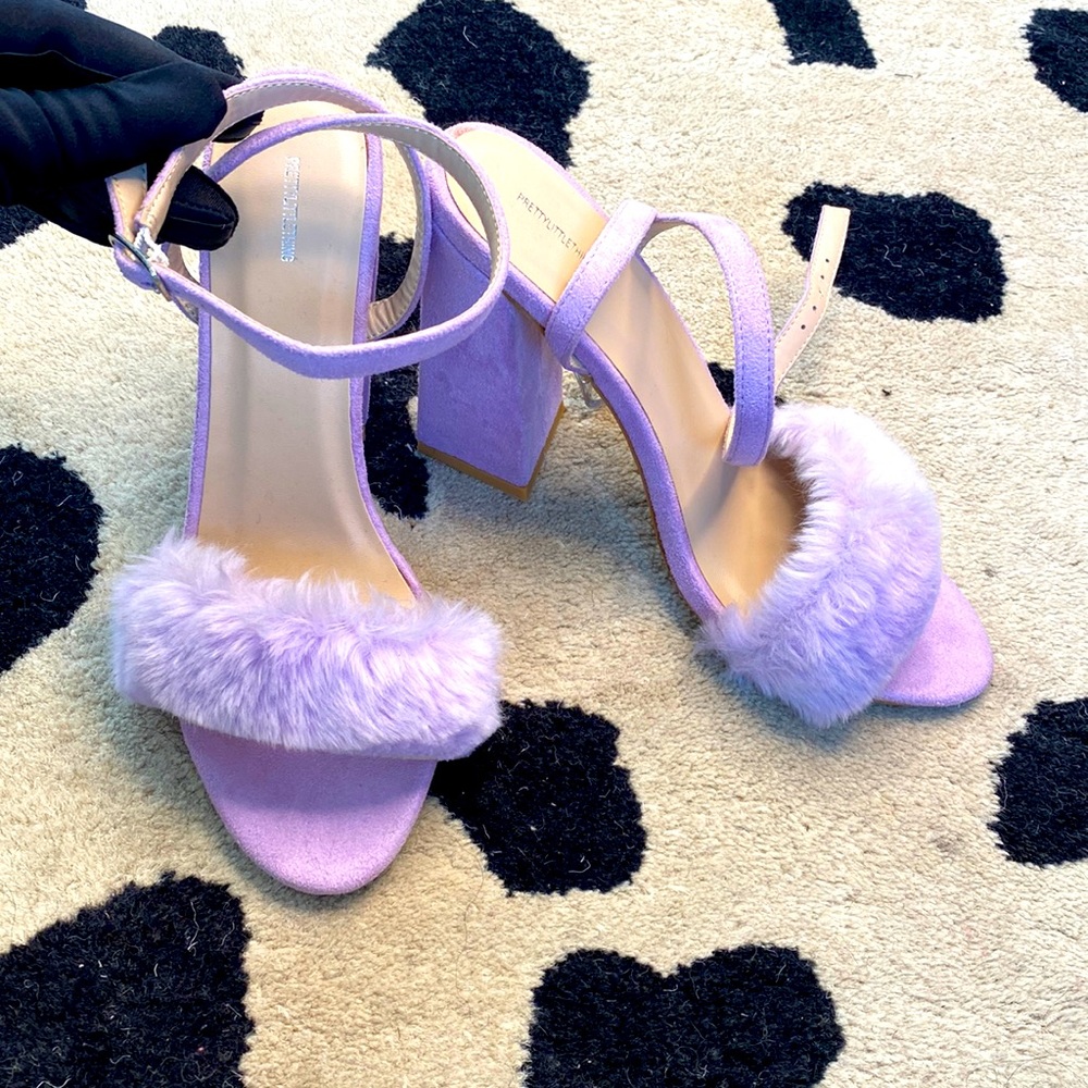 LIKE NEW | Pretty Little Thing | Velvet purple fuzzy chunky heels